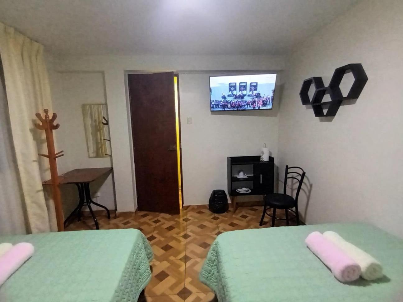 Апартаменты Right Across From The Airport - Free Shuttle - A Y J Familia Лима Экстерьер фото