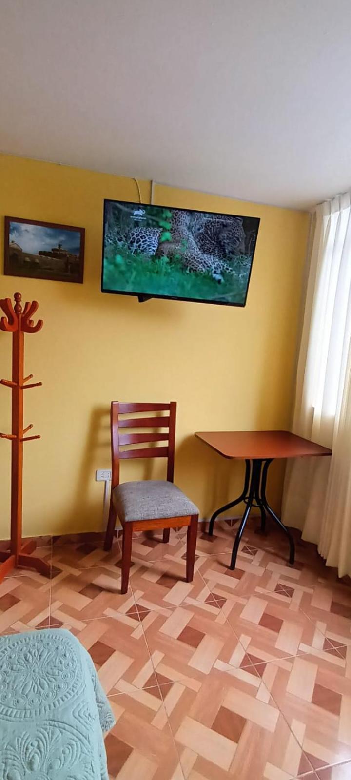 Апартаменты Right Across From The Airport - Free Shuttle - A Y J Familia Лима Номер фото
