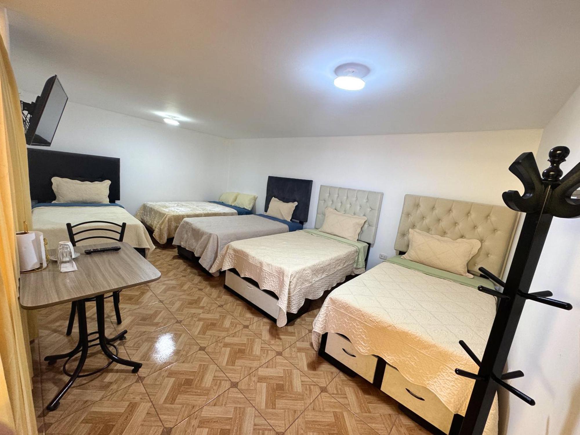 Апартаменты Right Across From The Airport - Free Shuttle - A Y J Familia Лима Экстерьер фото