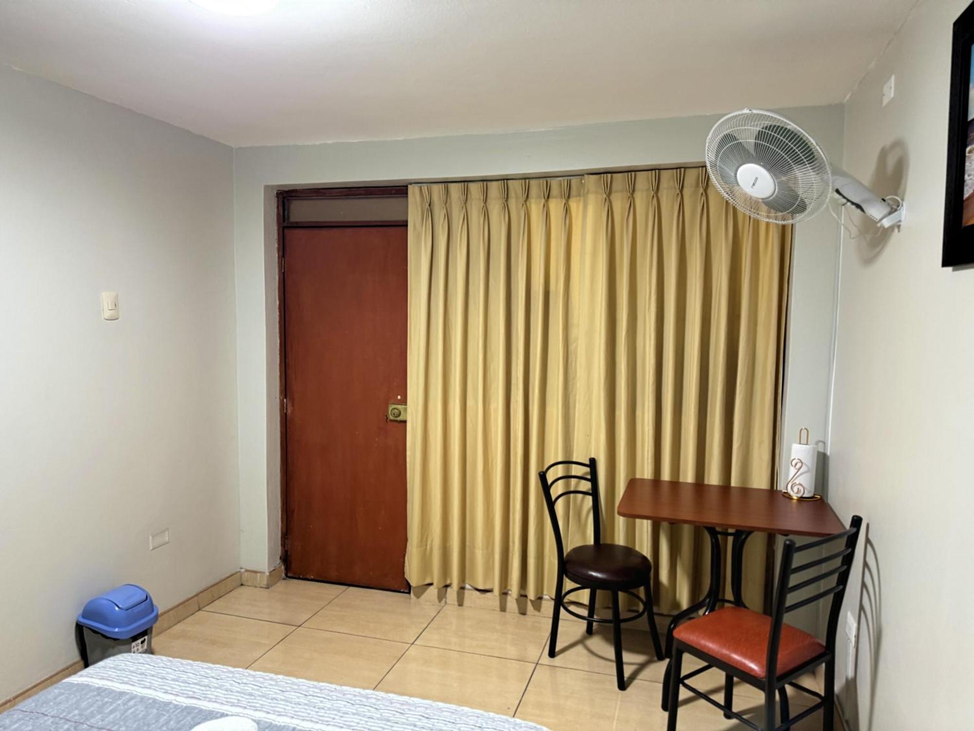 Апартаменты Right Across From The Airport - Free Shuttle - A Y J Familia Лима Экстерьер фото